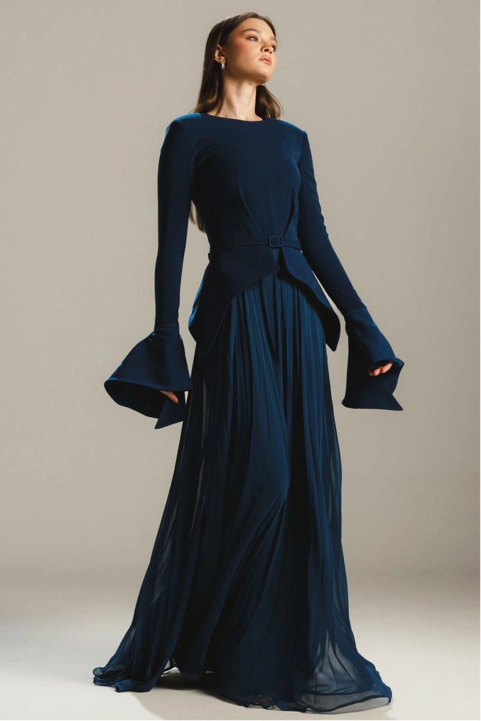 Giovana - Vestido largo de gasa con mangas acampanadas