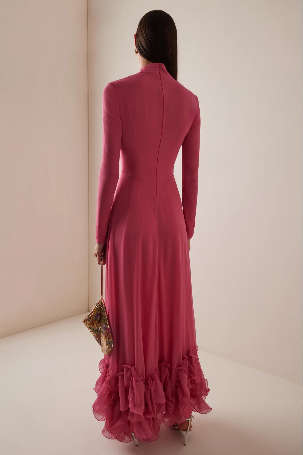 Elyssia - Vestido largo de cuello alto y gasa con volantes